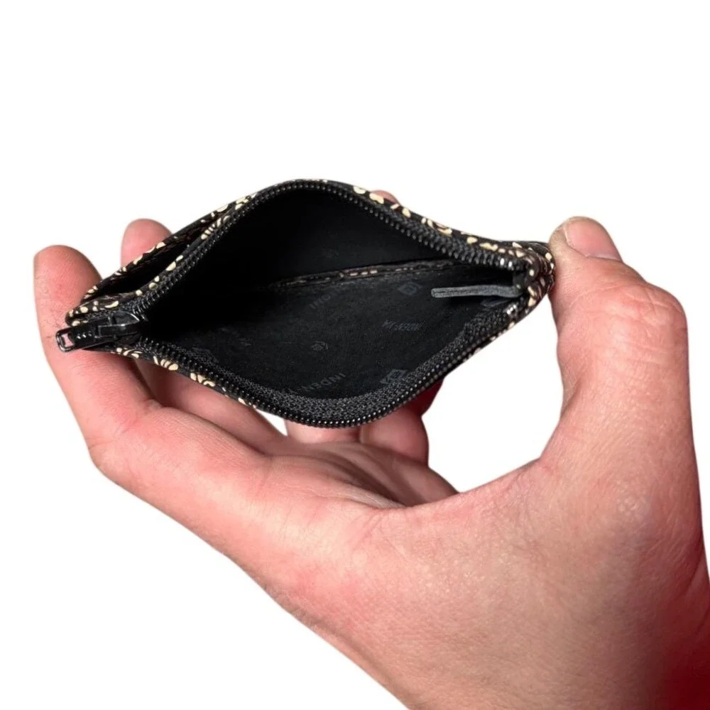 Inden-Ya Yamamoto Japanese Lacquered Deerskin Floral Sunflower Coin‎ Purse Black